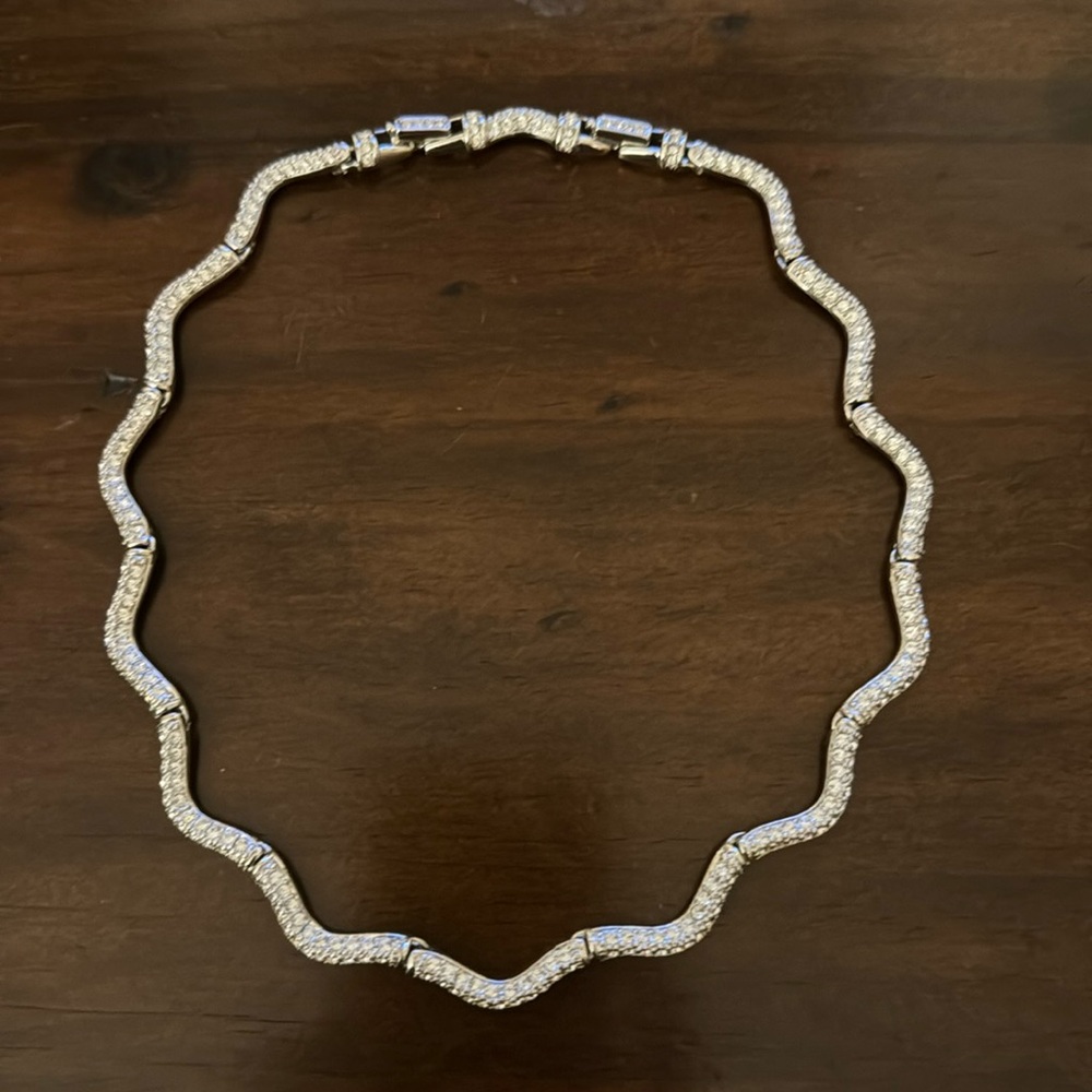 Glamorous Rhinestone-Studded Wavy Choker Necklace
